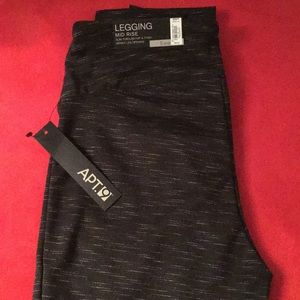 NWT APT 9 leggings black w gray
